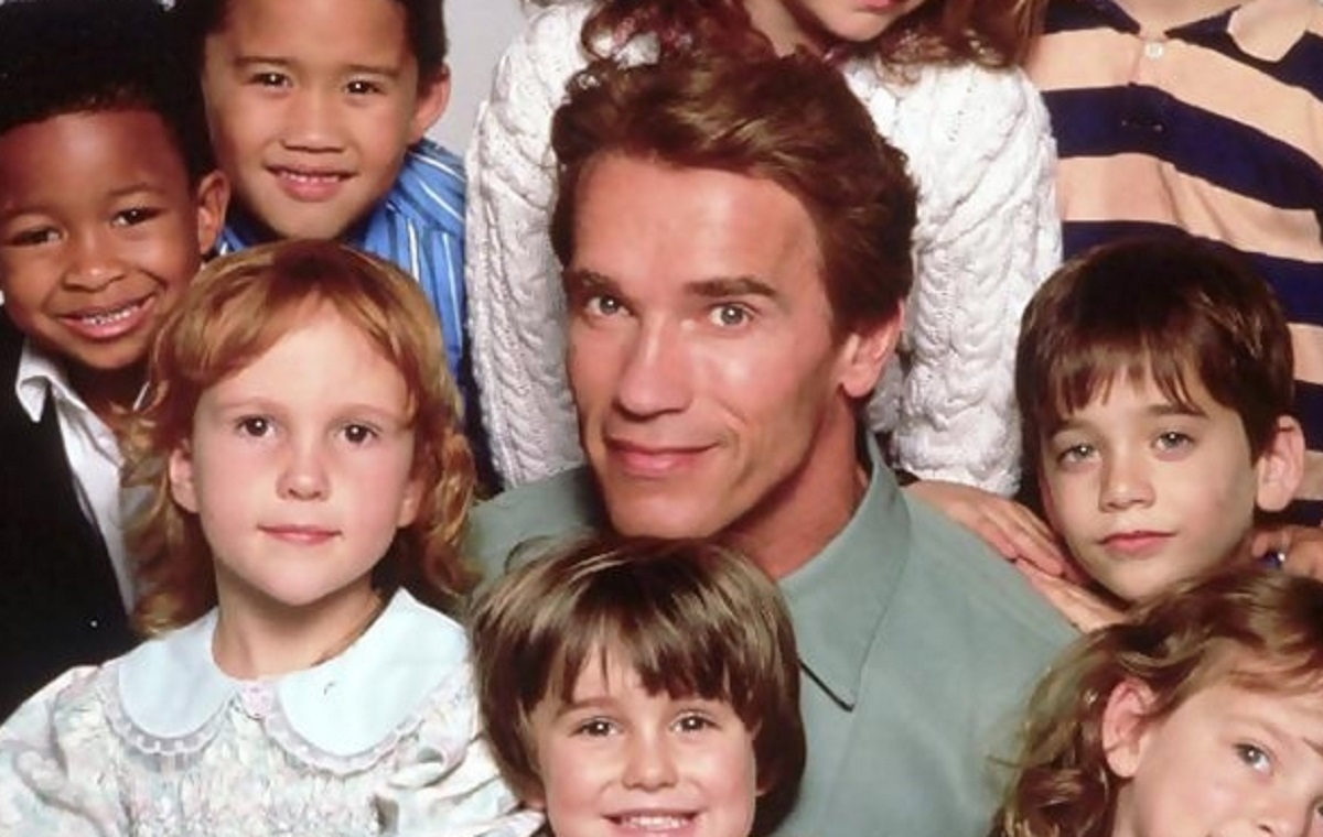 De grandes retrouvailles pour Arnold Schwarzenegger et les enfants d'Un flic  la maternelle 30 ans plus tard