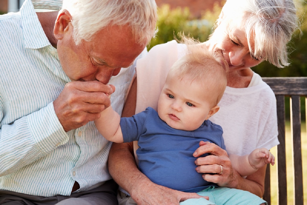 Les grands-parents qui gardent leurs petits-enfants vivraient beaucoup plus longtemps