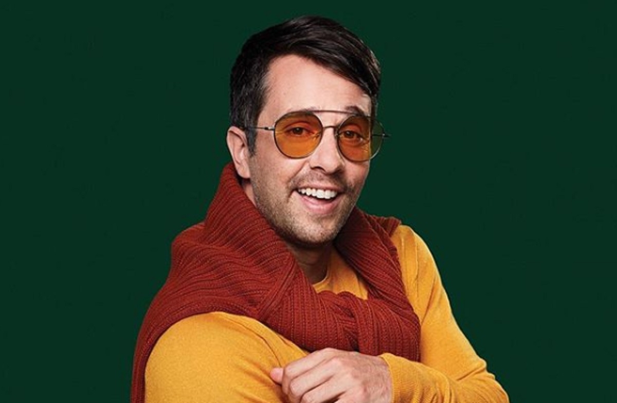 Ces photos d'Alex Barrette portant des looks plus tranges les uns que les autres fera votre journe ! 