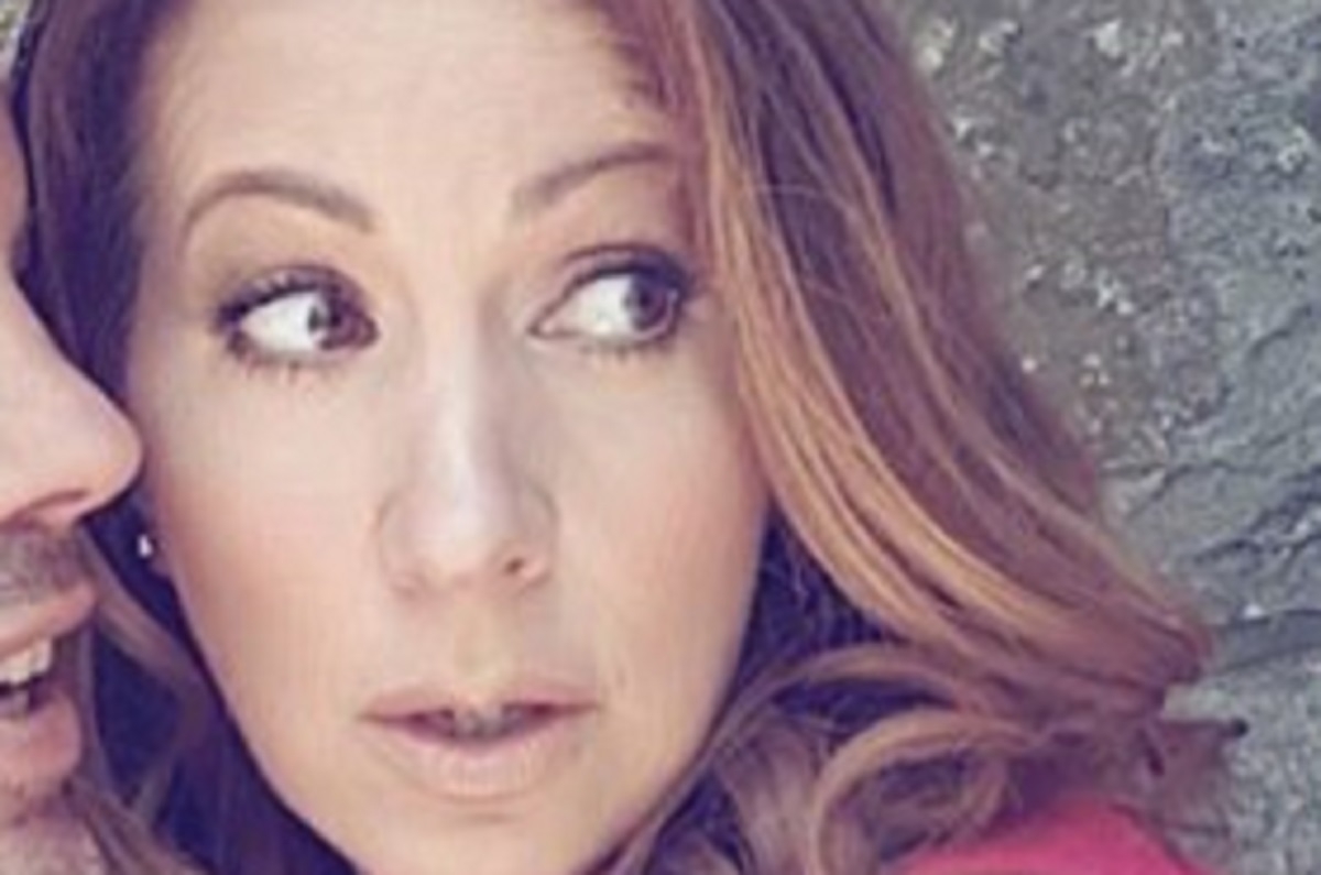 Un ''gogo boy'' surpris chez M�lanie Maynard...