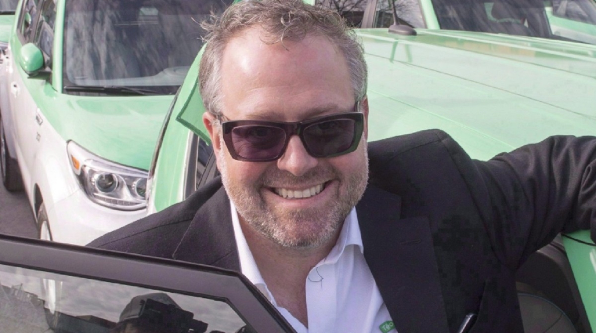 Alexandre Taillefer rpond aux questions de Paul Arcand concernant la fermeture de To Taxi