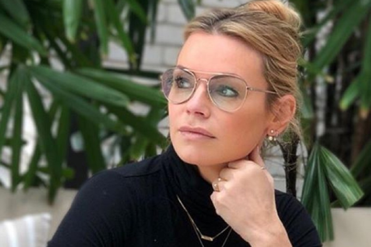 Caroline Nron partage une vieille et magnifique photo avec sa soeur