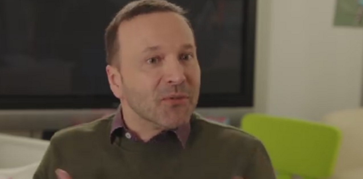 Jol Legendre a une monte de lait  la tl: Voici comment il discipline ses filles