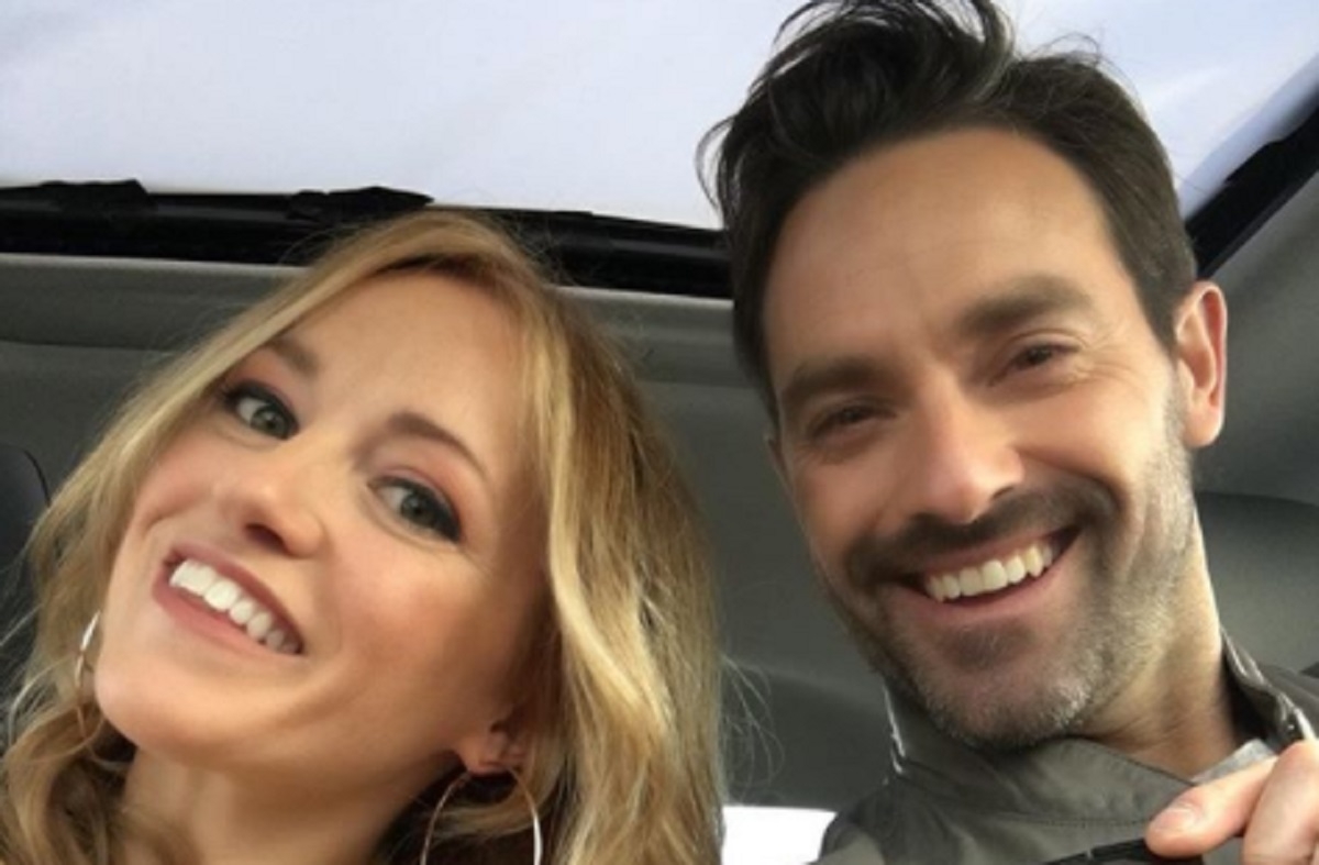 Une rare photo de la famille de Guillaume Lemay-Thivierge et Emily Bgin